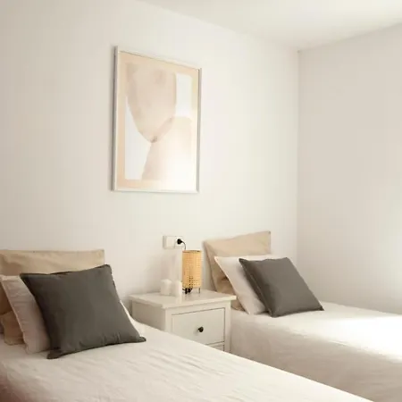 Appartement Near The And Port Marina Of Premia